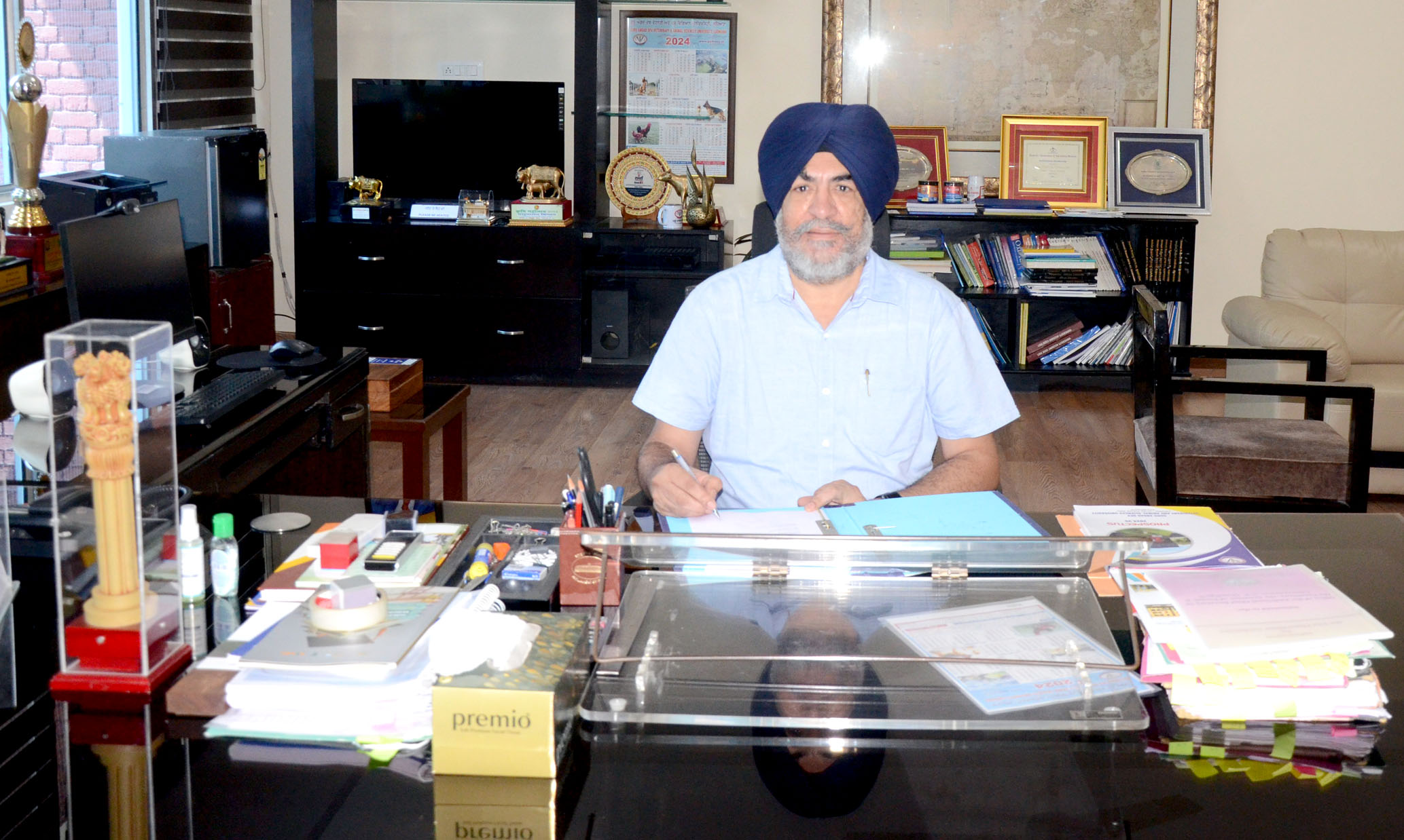 डॉ जतिंदर पाल सिंह गिल ने वेटरनरी यूनिवर्सिटी के वाइस चांसलर का पदभार संभाला
